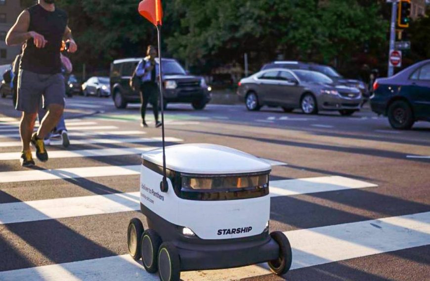 Delivery Robots - Starship technology